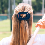 Unwind and relax with the new TELETIES Flat Round Hair Clip! Designed with the same innovative material that is nearly unbreakable, this clip is perfect for lying down, doing yoga or simply laying back without discomfort.&nbsp;