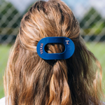 Unwind and relax with the new TELETIES Flat Round Hair Clip! Designed with the same innovative material that is nearly unbreakable, this clip is perfect for lying down, doing yoga or simply laying back without discomfort.&nbsp;