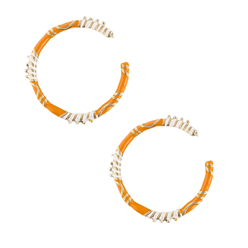 Bring the sparkle to game day with our orange and white Game Day Hoops!🧡🤍 ✨ The perfect mix of team pride and glam — made to stand out at every tailgate and celebration. Available in 6 classic team colors!