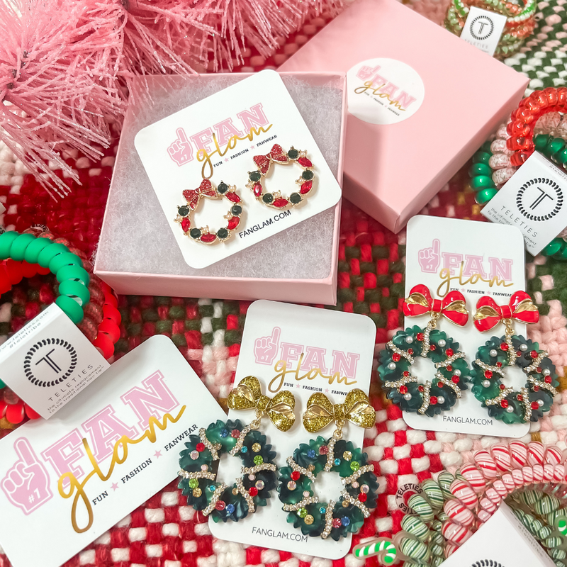 We're feeling wreath-tacular today, with the cutest little wreath's you ever did see.  A great stocking stuffer or secret Santa gift, don't miss out on these holiday cuties.