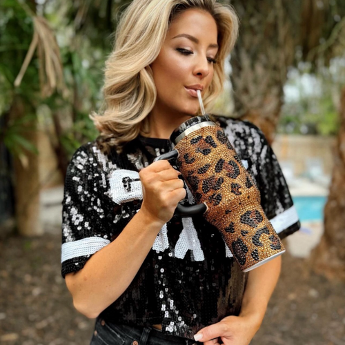 Simply chic and oh so sweet!&nbsp; This Summer, sip in style every day all day and stay refreshed and hydrated all while being GLAM with our new Leopard Crystal Rhinestone tumbler!