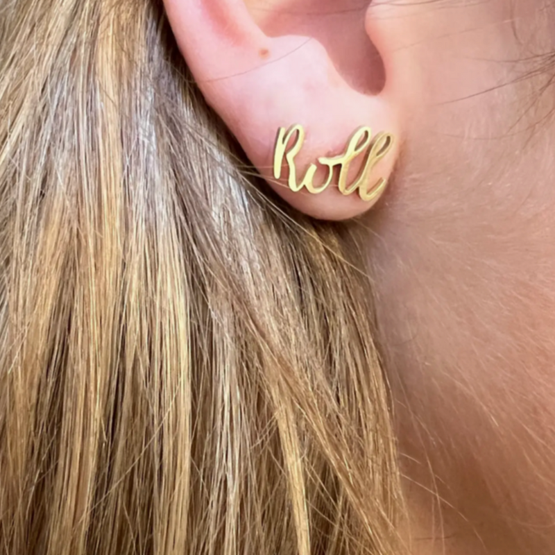 Roll Tide!! Show off your team spirit when you wear these Alabama Roll Tide gold stud earrings. &nbsp;The perfect Game Day accessory to complete your look and show your spirit!